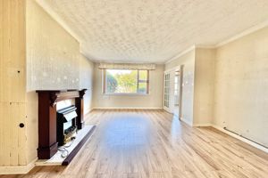 Lounge- click for photo gallery
